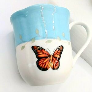 Set of 4 Butterfly Meadow Mugs, by Lenox. Pastel Colored Borders